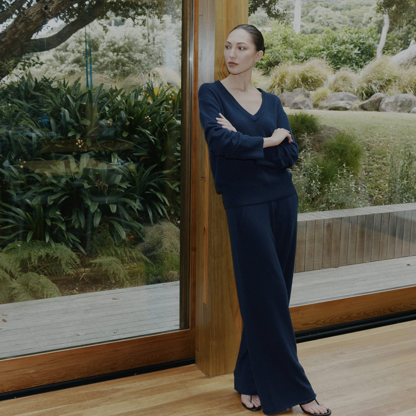 In Deep With Navy: The Color That Replaces Nothing—But Enhances Everything