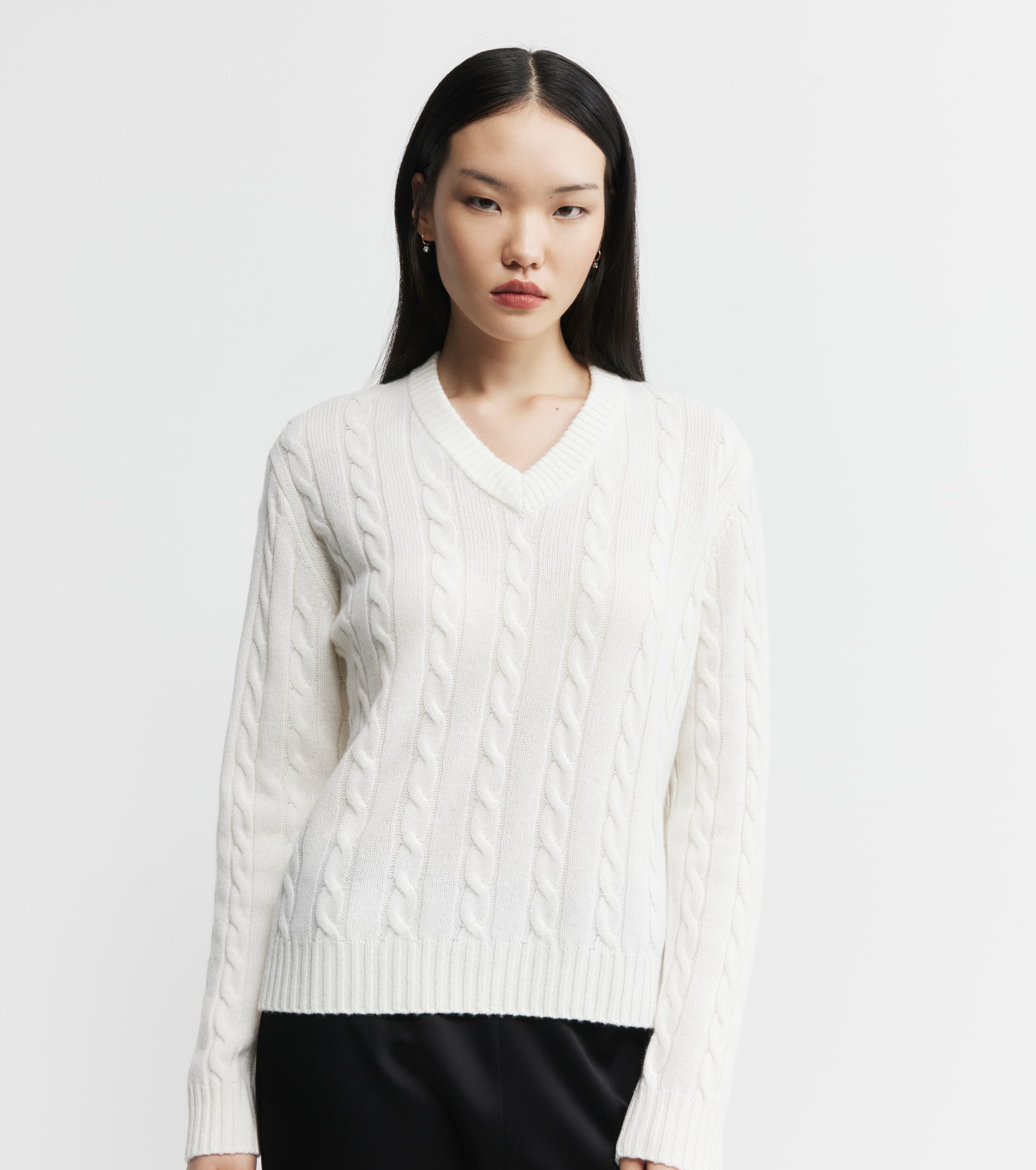 Cashmere Cable V Sweater - White