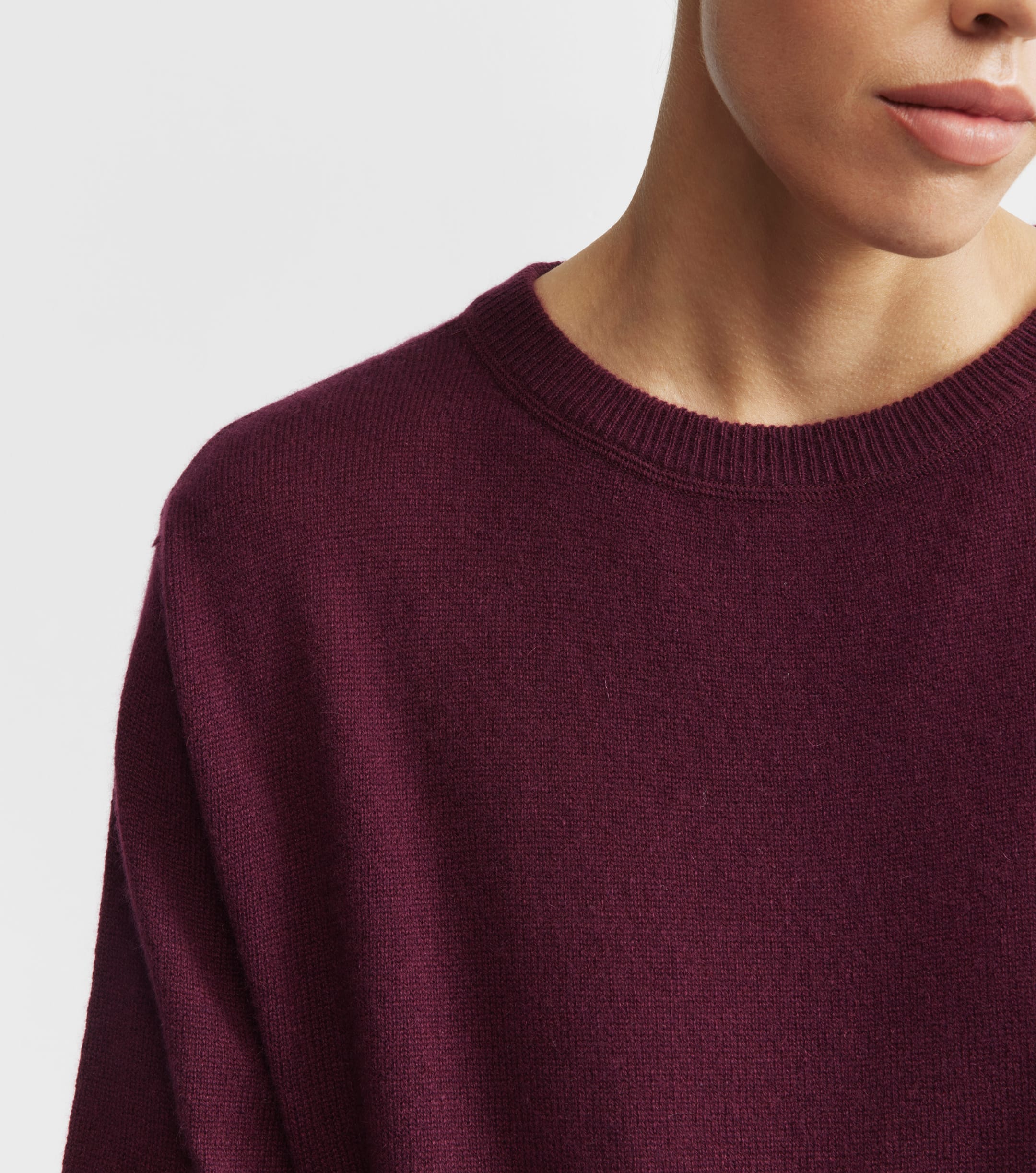 Cashmere Featherweight Oversize Crew - Burgundy