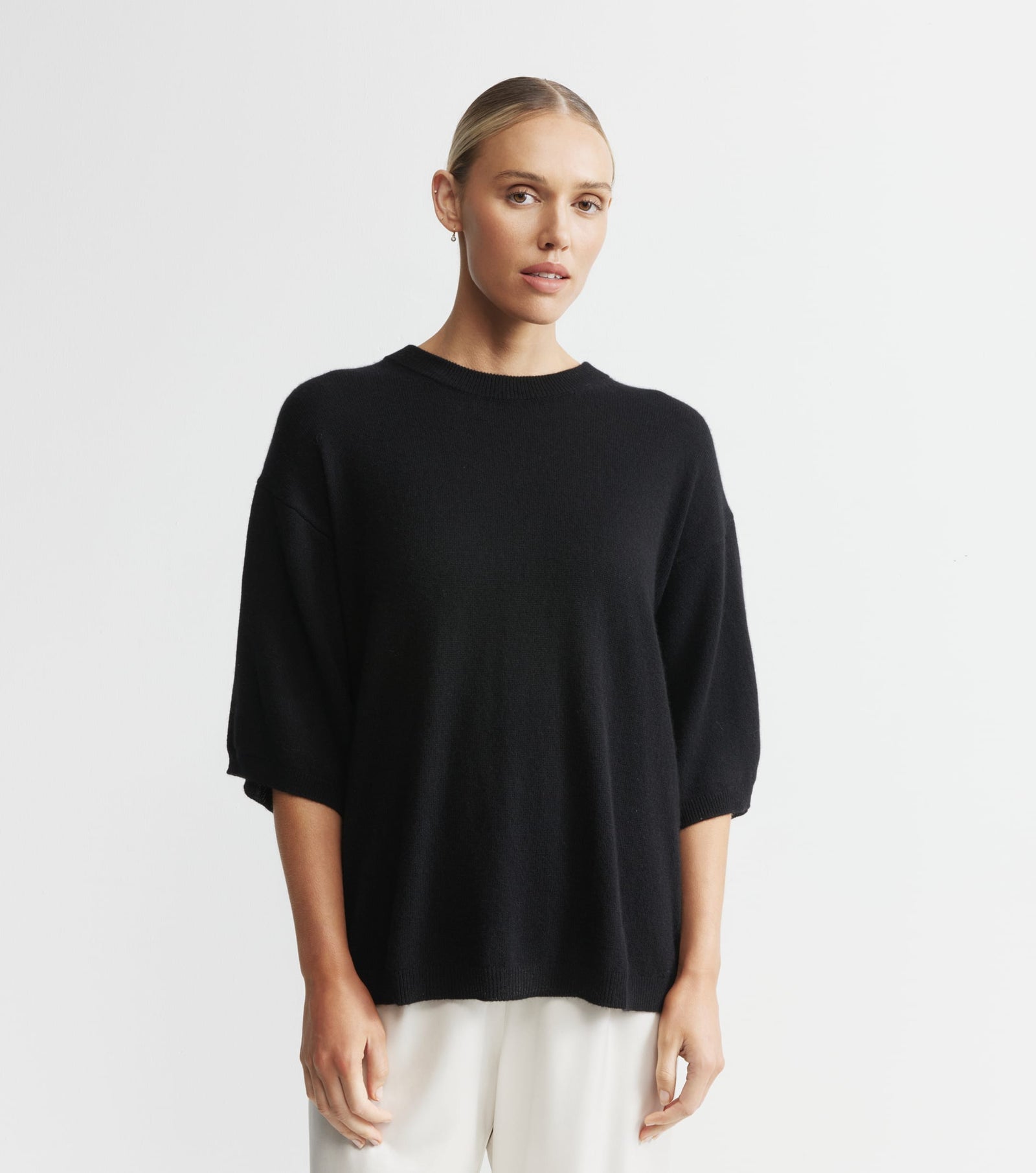 Cashmere Featherweight Oversize Tee - Black