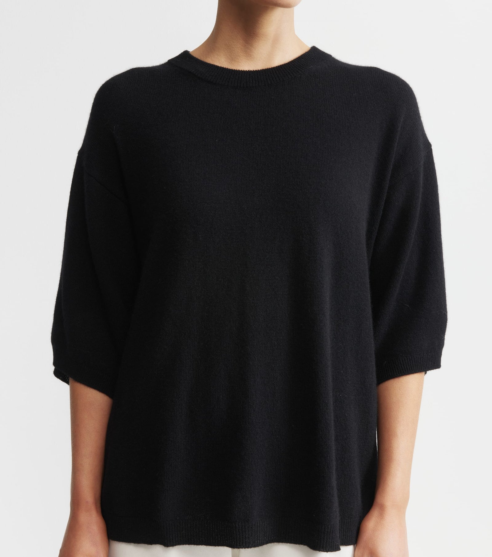 Cashmere Featherweight Oversize Tee - Black