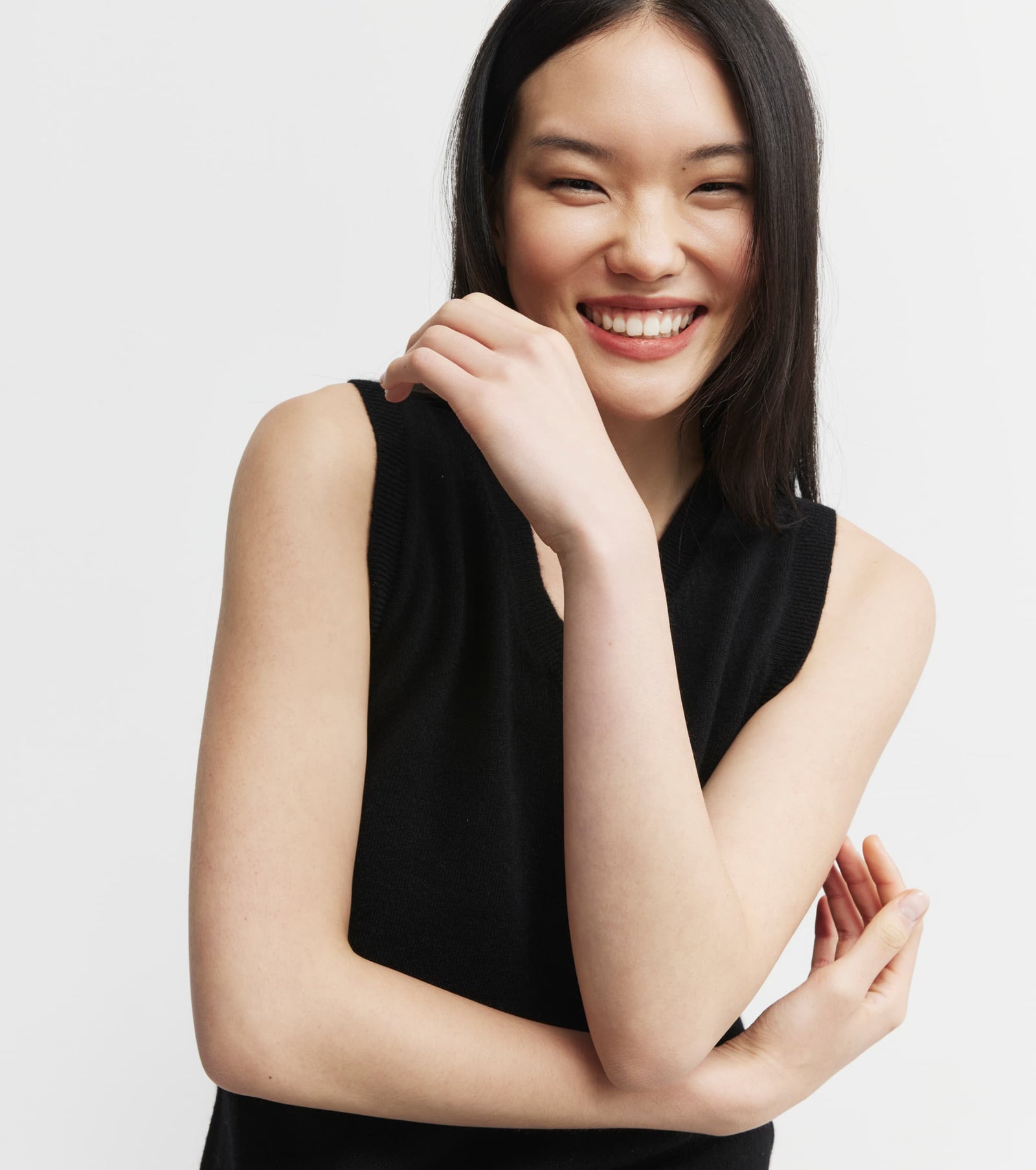 Cashmere V Tank - Black
