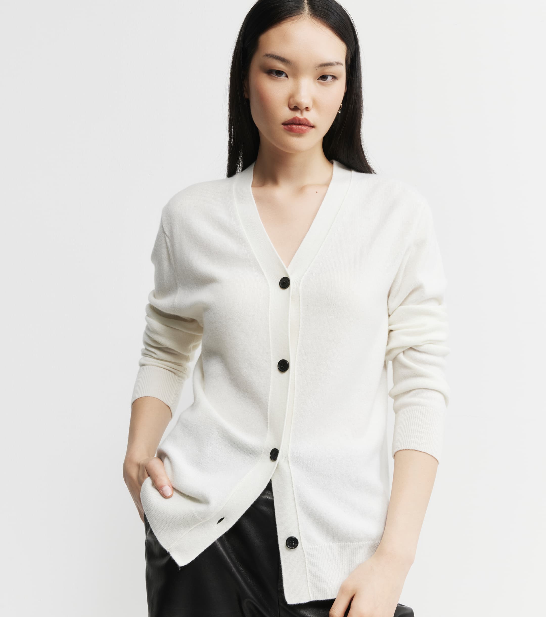 Essential Cashmere V Cardigan - White