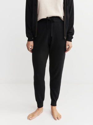 Essential Cashmere Jogger - Black