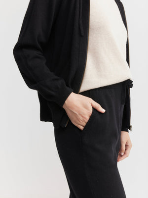 Essential Cashmere Jogger - Black