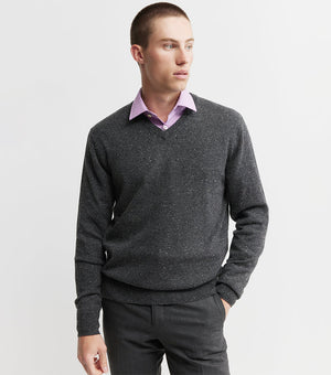 Mens Essential Cashmere V Sweater - Charcoal Donegal