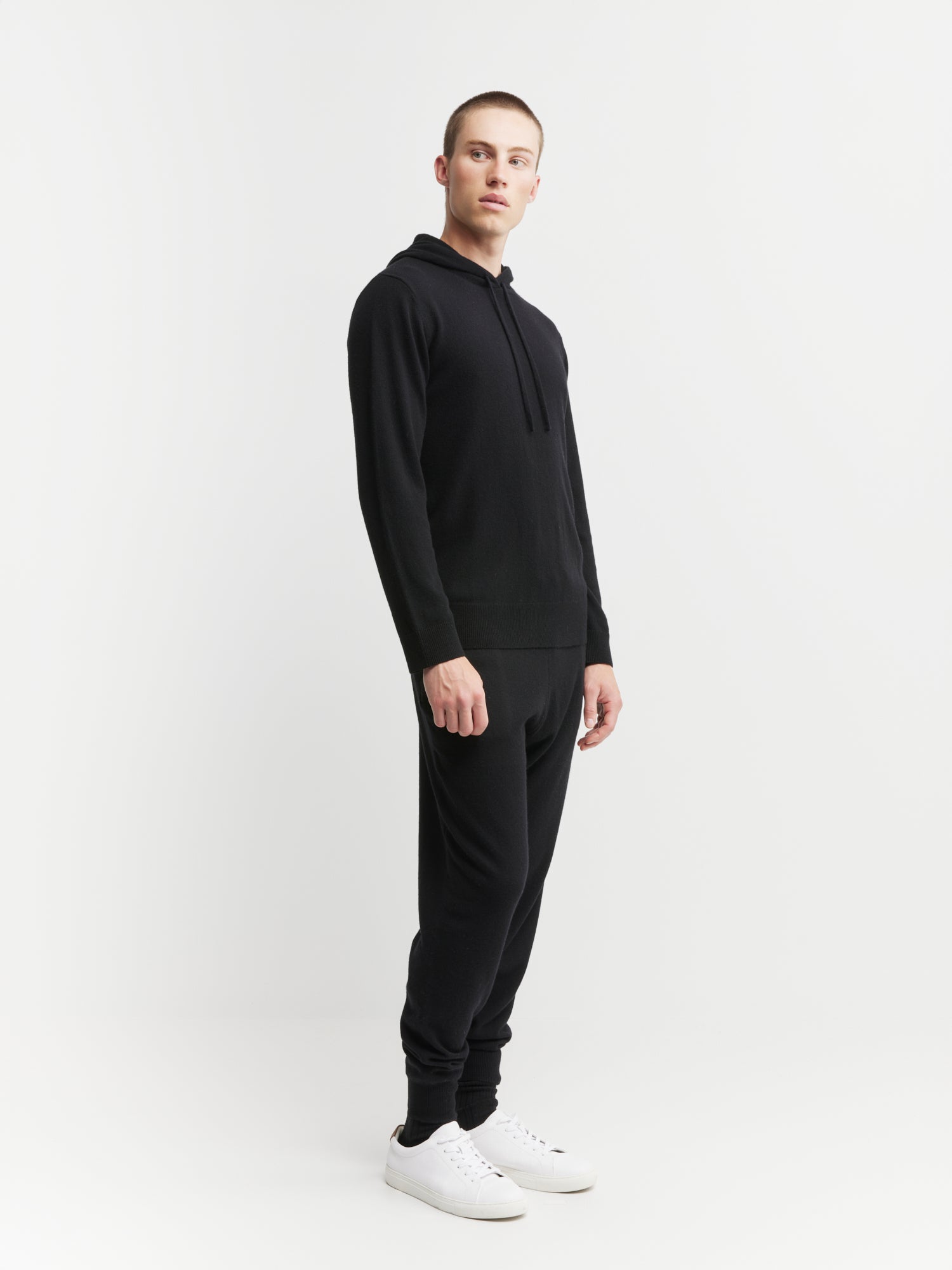 Essential Cashmere Jogger - Black