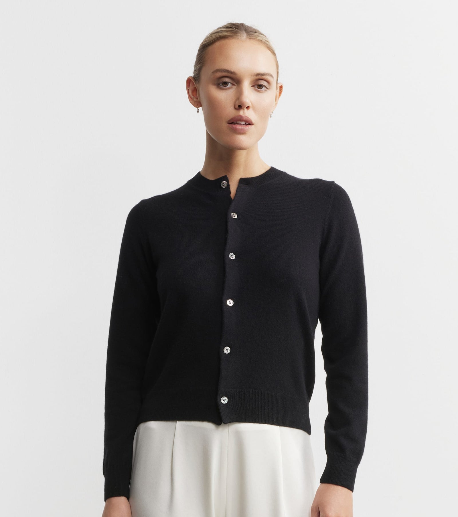 Essential Cashmere Crew Cardigan - Black