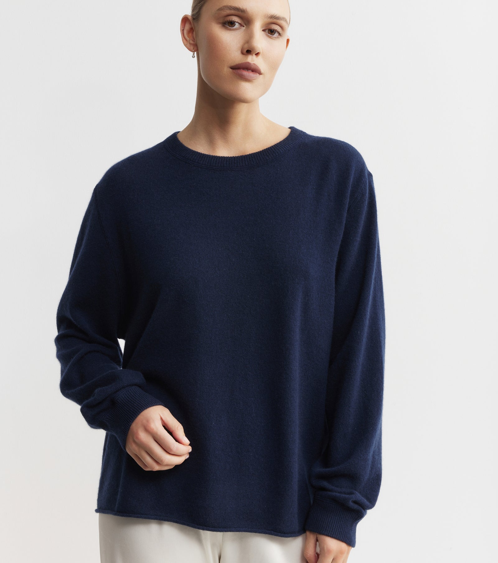 Cashmere Featherweight Oversize Crew - Navy