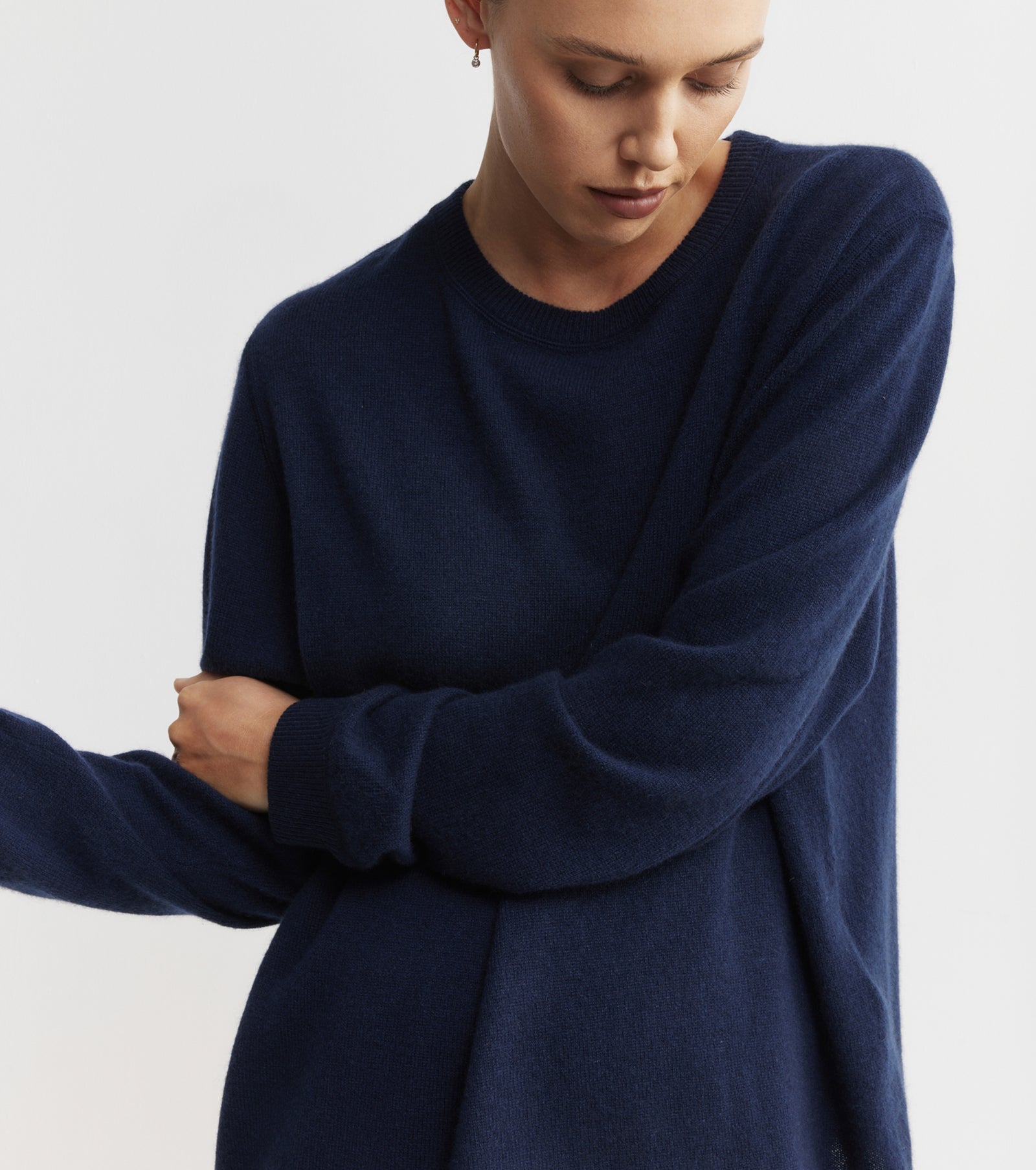 Cashmere Featherweight Oversize Crew - Navy