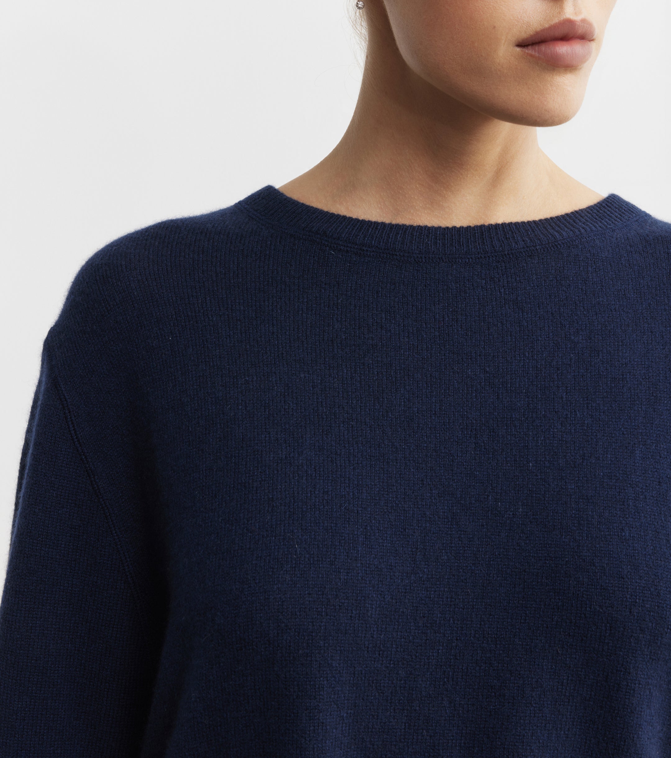 Cashmere Featherweight Oversize Crew - Navy