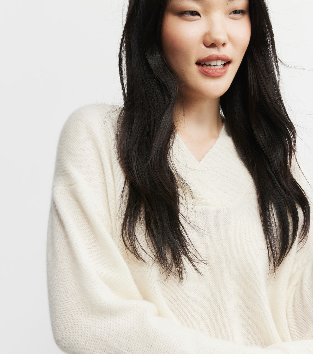 Featherweight  Cashmere V Neck - Cream