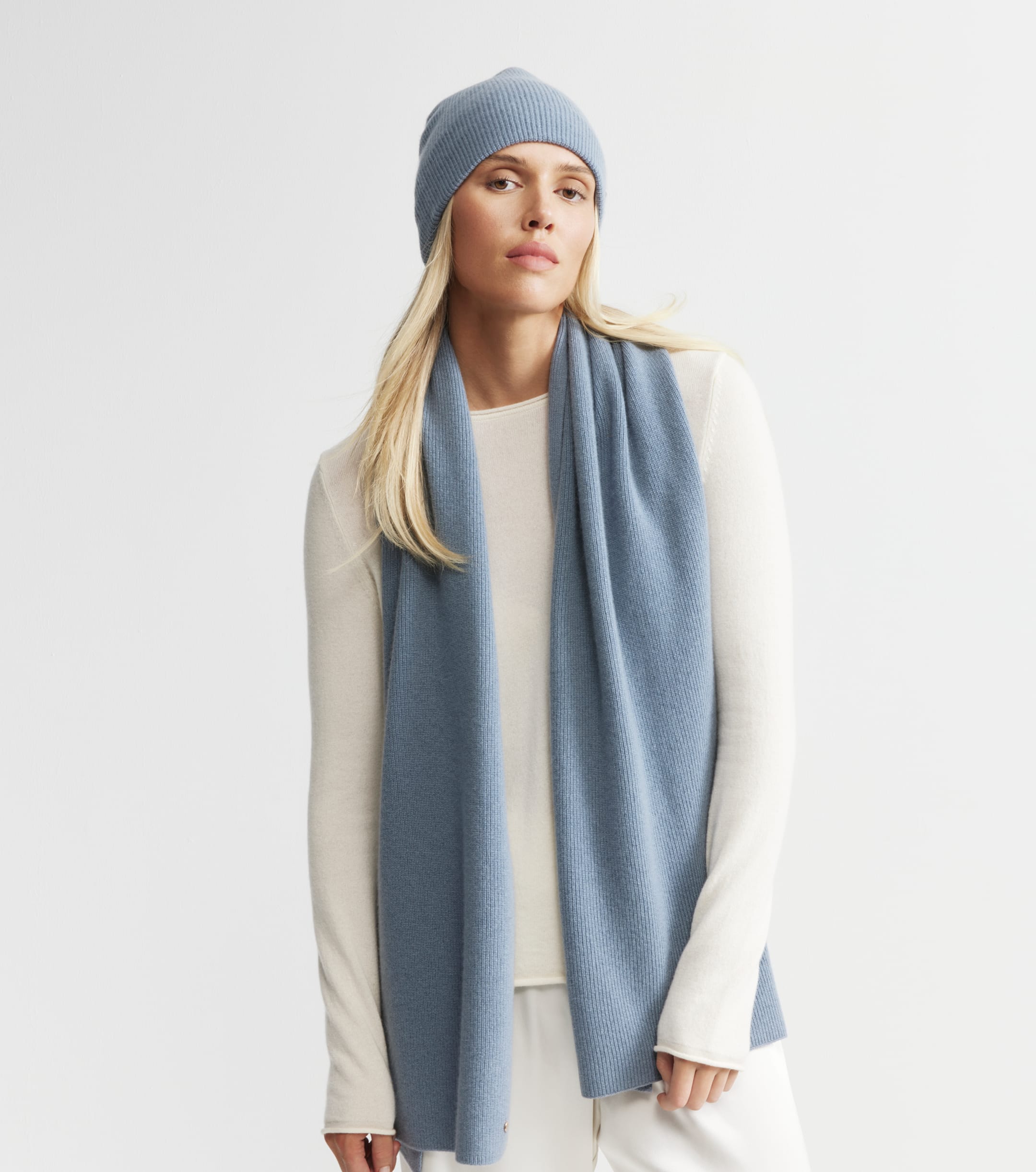 Cashmere Fisherman Rib Beanie - Steel Blue