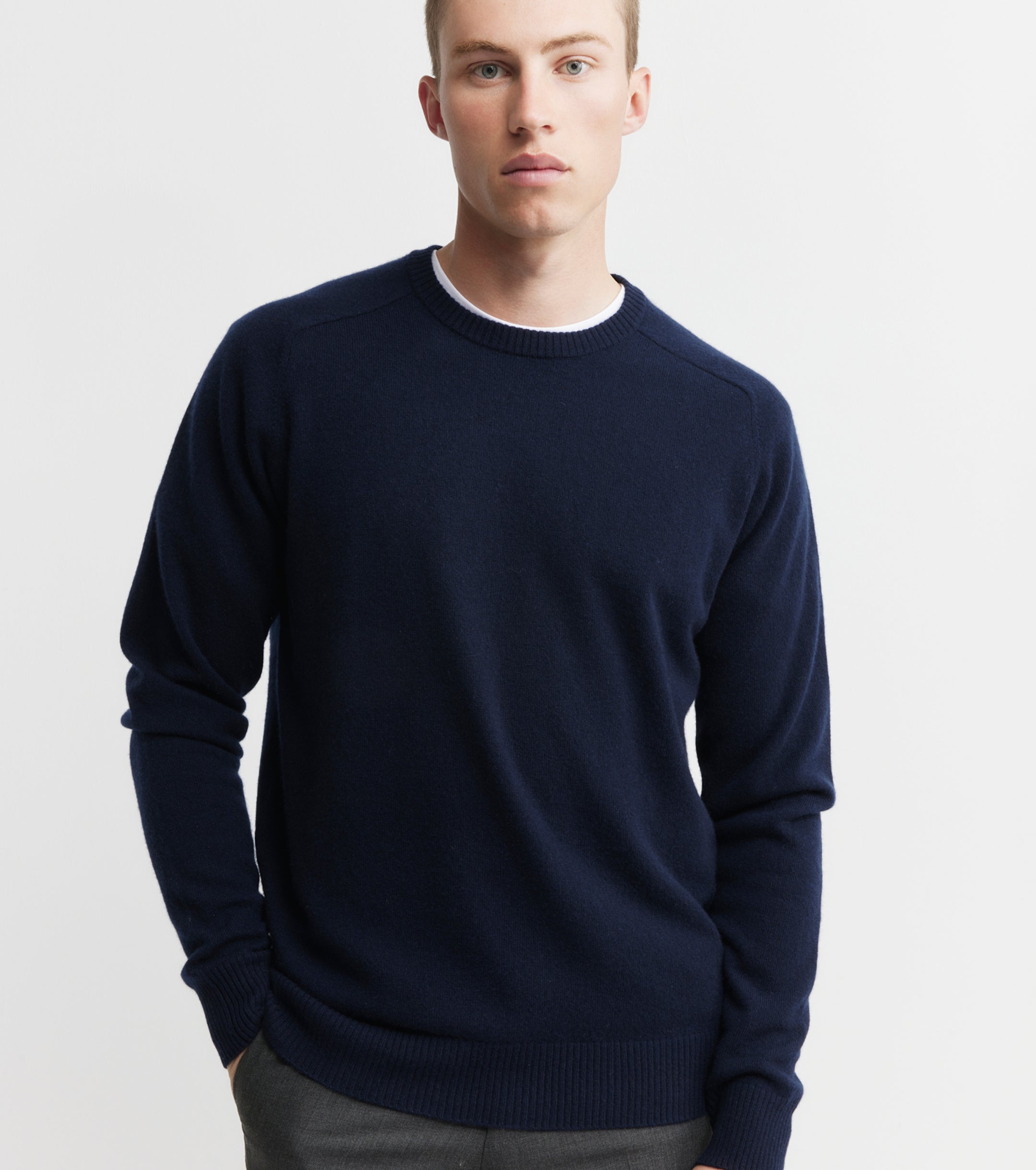 Mens Cashmere Saddle Crew - Ink
