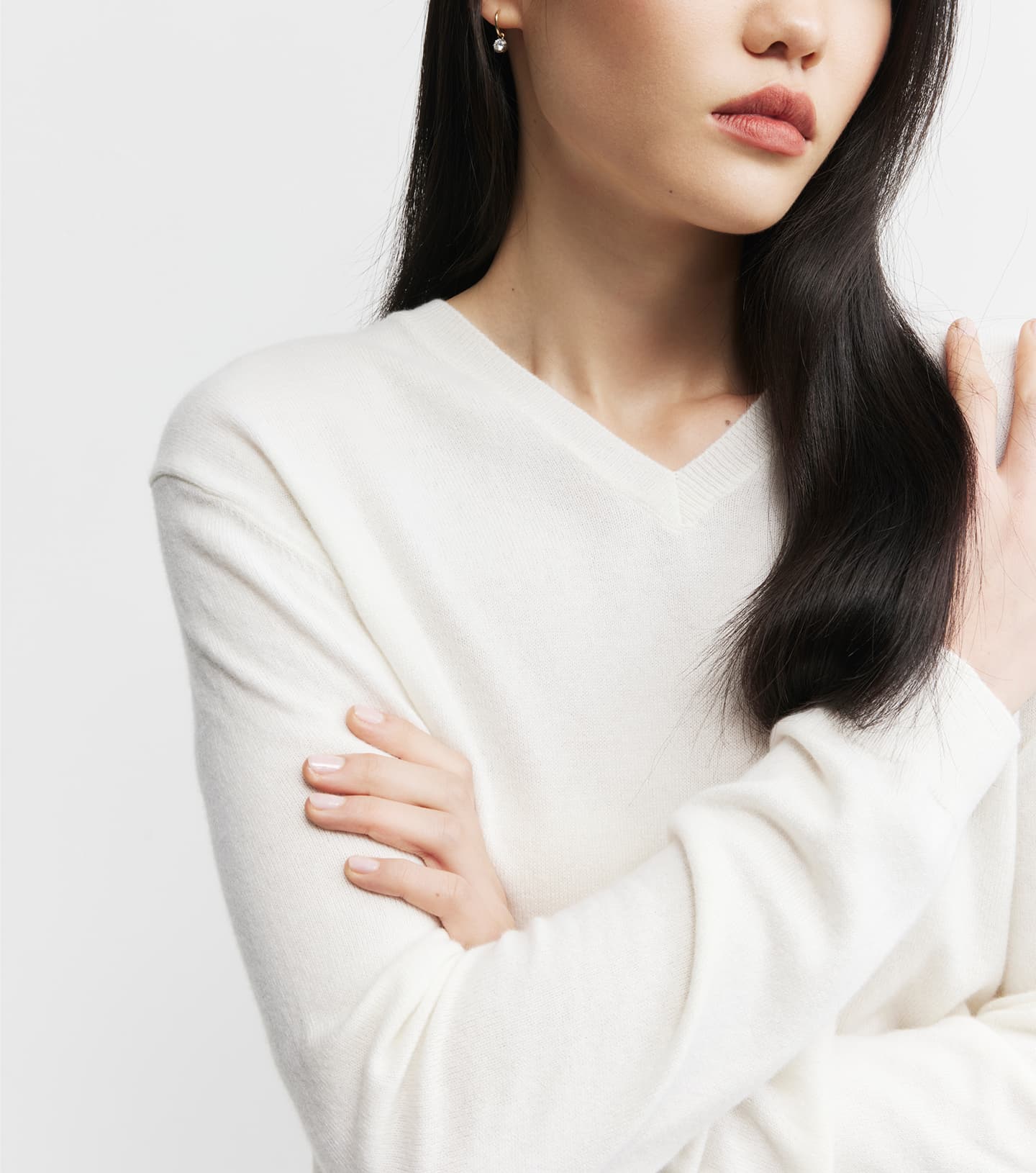 Signature Cashmere V-Neck - White