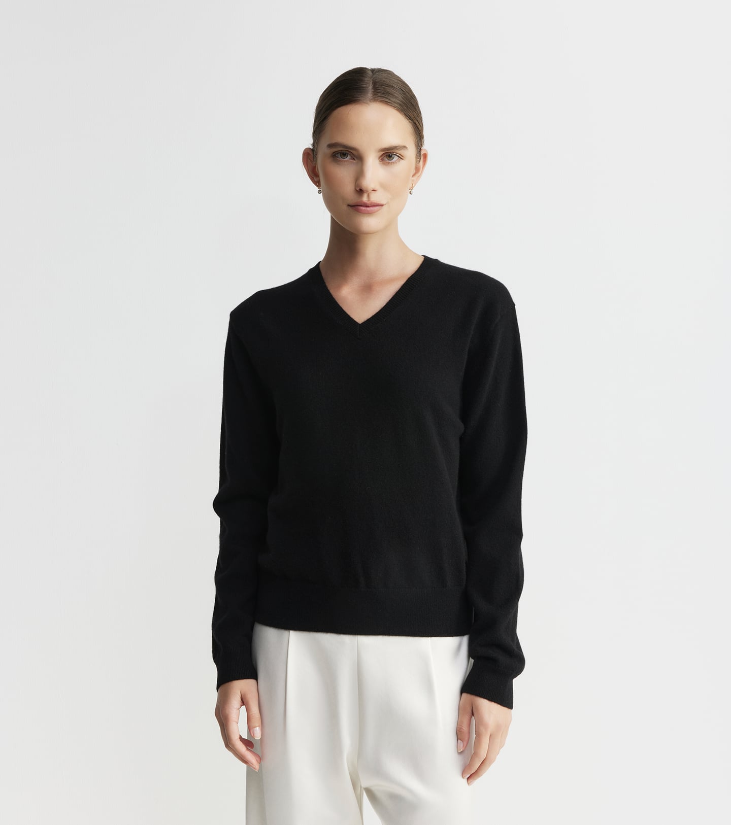 Signature Cashmere V-Neck - Black