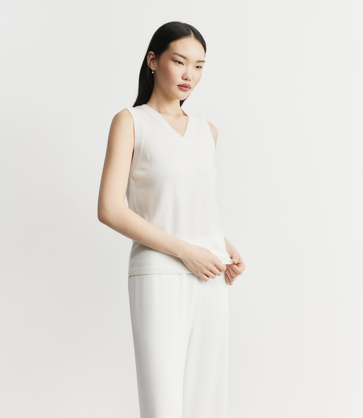 Cashmere V Tank - White