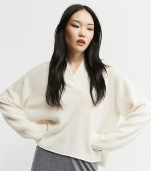 Featherweight  Cashmere V Neck - Cream